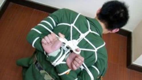 照例是什么意思
:死刑犯押赴刑场时，五花大绑有什么讲究，随便打个死扣不行吗？
