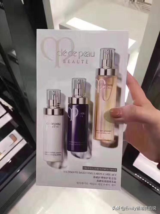 天率丹
:1400左右一套可以送客户的护肤品有哪些？