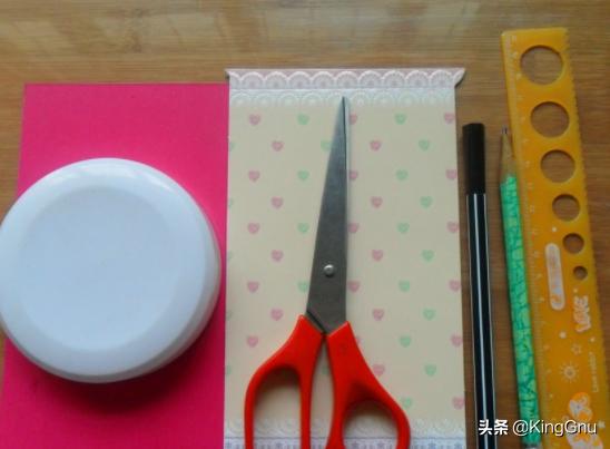 数学模型制作
:怎么做学生数学教具，手工制作―钟表？