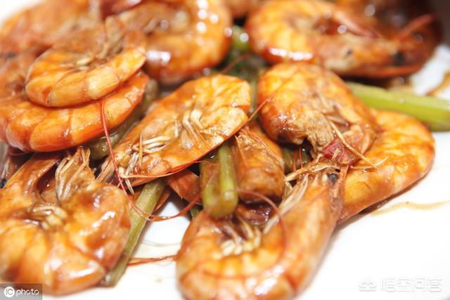 虾煮几分钟就熟了
:鲜虾在沸水中煮几分钟能熟？煮几分钟比较好？