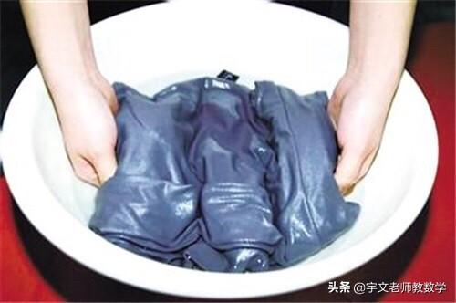 在家洗羽绒服的小窍门
:怎样在家洗羽绒服？
