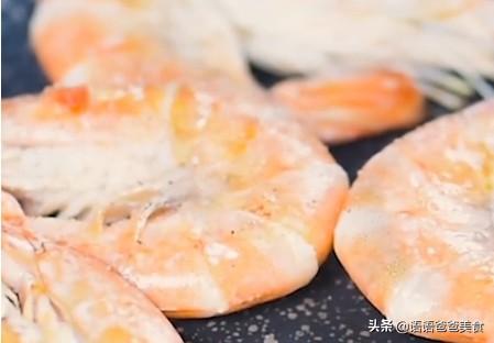 网红柠檬鸡爪
:家里有好多柠檬，请问柠檬都有哪些吃法？排除网红鸡爪？