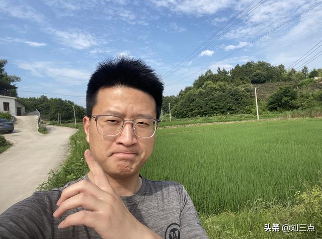 无本钱创业22种方法
:做自媒体，没有电脑，一直用手机上传是不是没有收益？