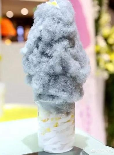 目前最火的网红小吃
:你身边的网红小吃店现在还有哪些活着的呢？