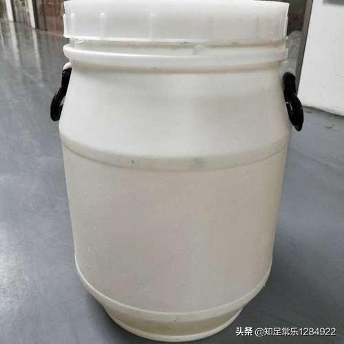 我想开个小型加工厂
:我想开个小型洗洁精加工厂，有哪位老师可以指导一下吗？