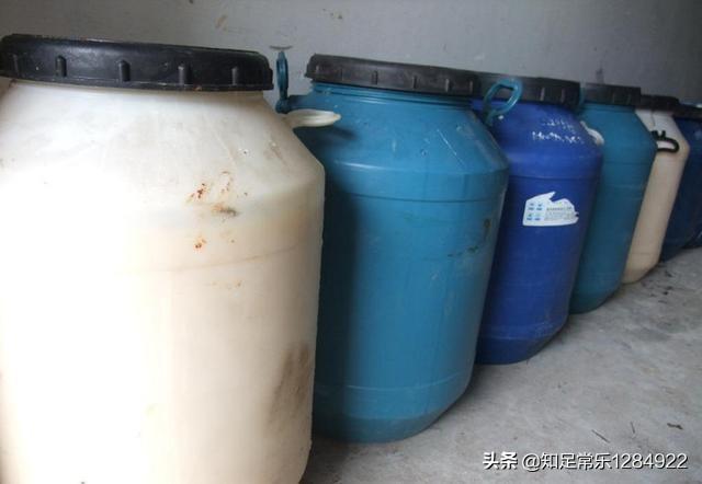 我想开个小型加工厂
:我想开个小型洗洁精加工厂，有哪位老师可以指导一下吗？