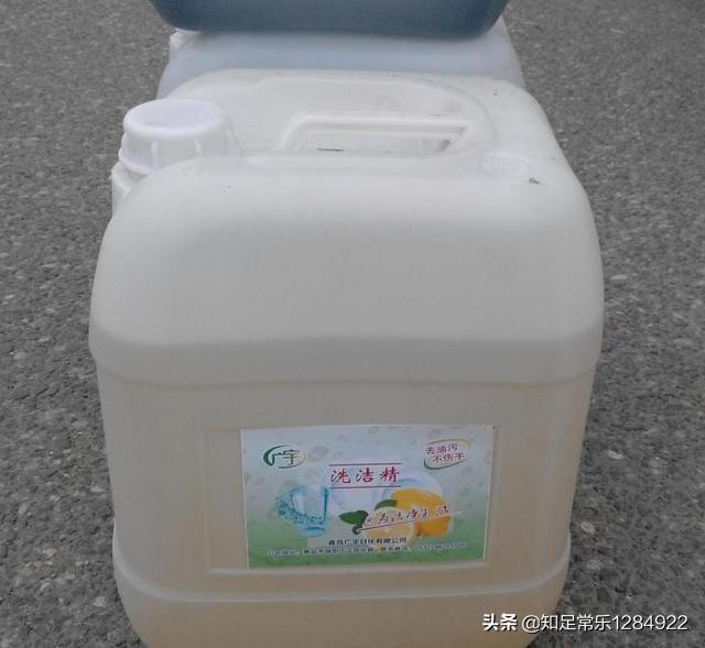 我想开个小型加工厂
:我想开个小型洗洁精加工厂，有哪位老师可以指导一下吗？