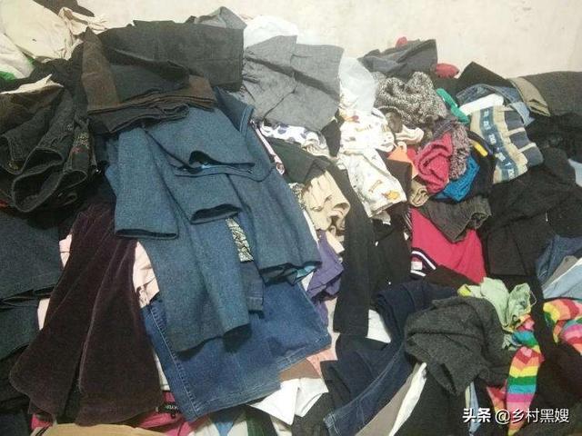 收购旧衣服的销路
:农村破旧衣服回收的销路在哪里？回收后的衣服需要深加工吗？