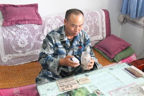 一级军士长相当于什么级别
:有个朋友是六级士官，一个月拿到手有一万三，他想转业有什么建议？