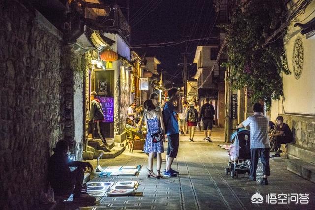 抖音一号多少钱
:抖音上那些，大理或丽江的民宿，800一个月的，靠谱吗？