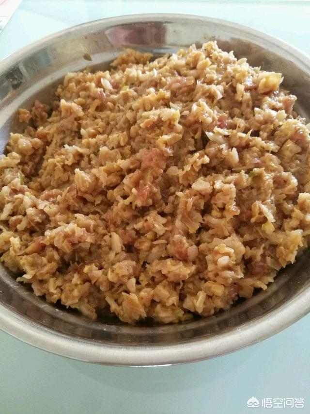 酸菜水饺馅的做法
:怎么做好酸菜馅的饺子呢？