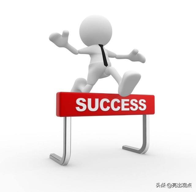 如何一天赚一万
:手上有一万块钱。如何做到每天盈利200呢？