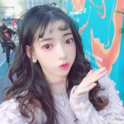 这附近有小姐姐
