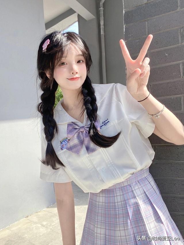 jk什么意思
:网上那么多人说JK服饰，JK到底是什么意思？