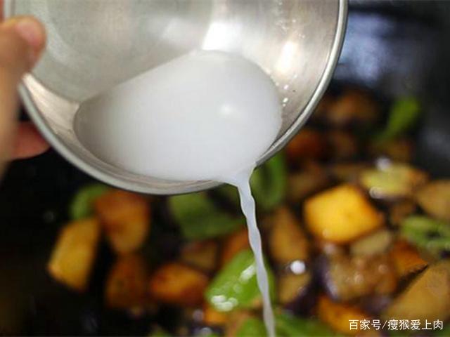 勾芡是什么意思(出锅前勾芡是什么意思)