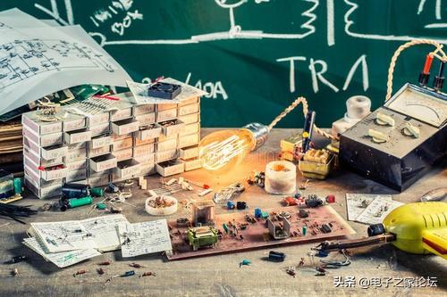 自媒体介绍
:高中物理老师如何做自媒体？有经验的朋友能否介绍介绍 ？