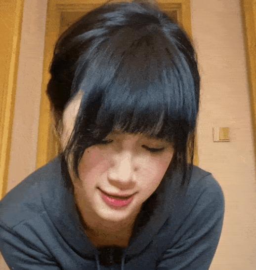 钟婷Xo
:抖音网红钟婷反重力超能力，超能力无人解密，她是咋做到的？
