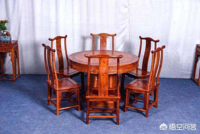 红木餐桌
:想买红木餐桌，哪种红木材料好？