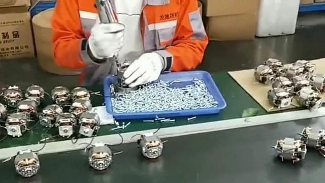 幼驯染是什么意思
:谁能通俗易懂地解释一下内卷是什么意思？