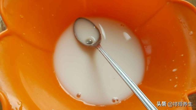 勾芡用什么淀粉最好
:勾芡用什么粉沉淀慢?