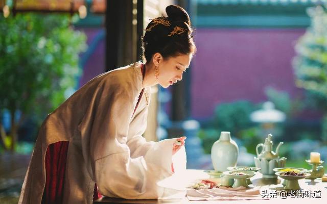 蜂古诗带拼音
:蜂的意思古诗?