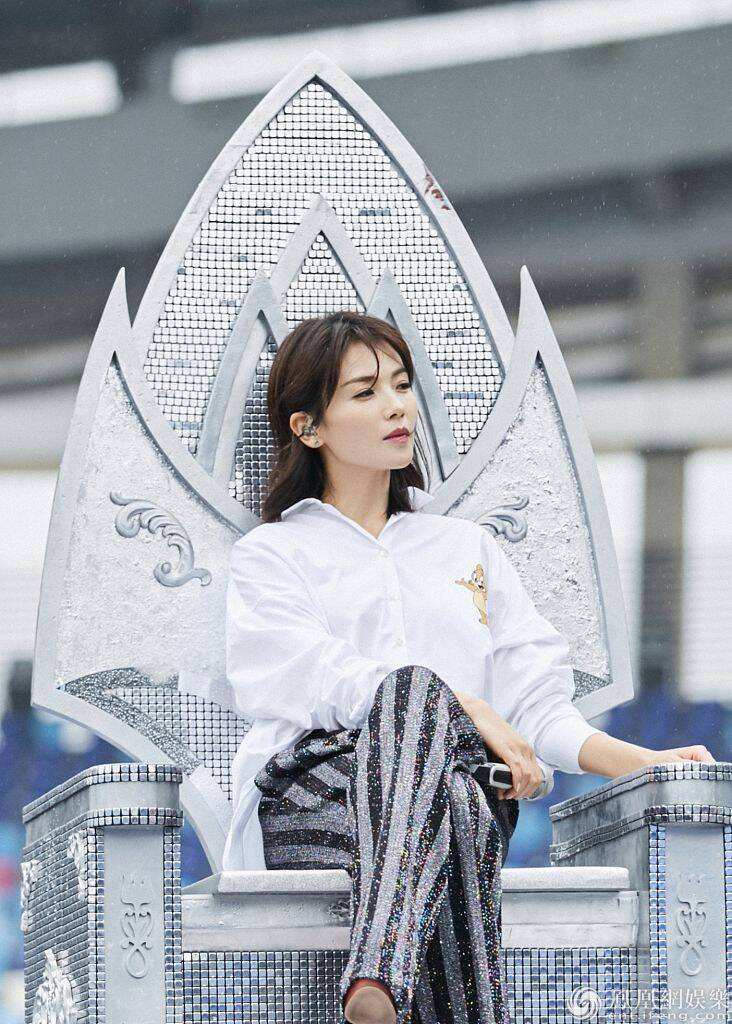自媒体女王(美国媒体女王)
